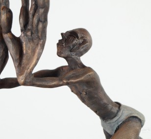 Der Klügere gibt nach | Bronze Plastik, Skulptur von Tim David Trillsam, Edition